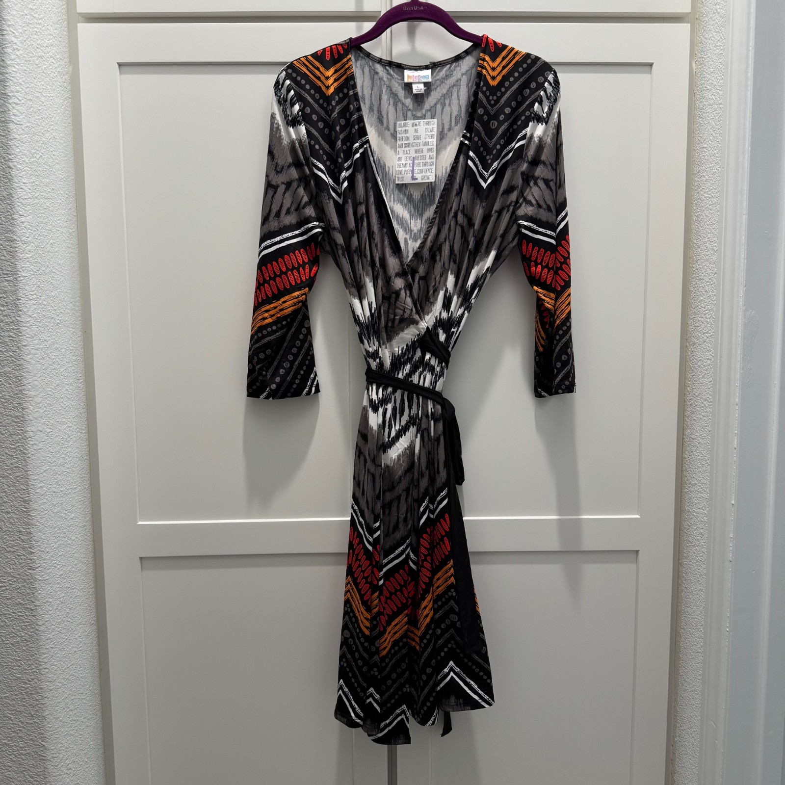 LuLaRoe Michelle Wrap Dress Chervon Print with Black Tie Size Large NWT