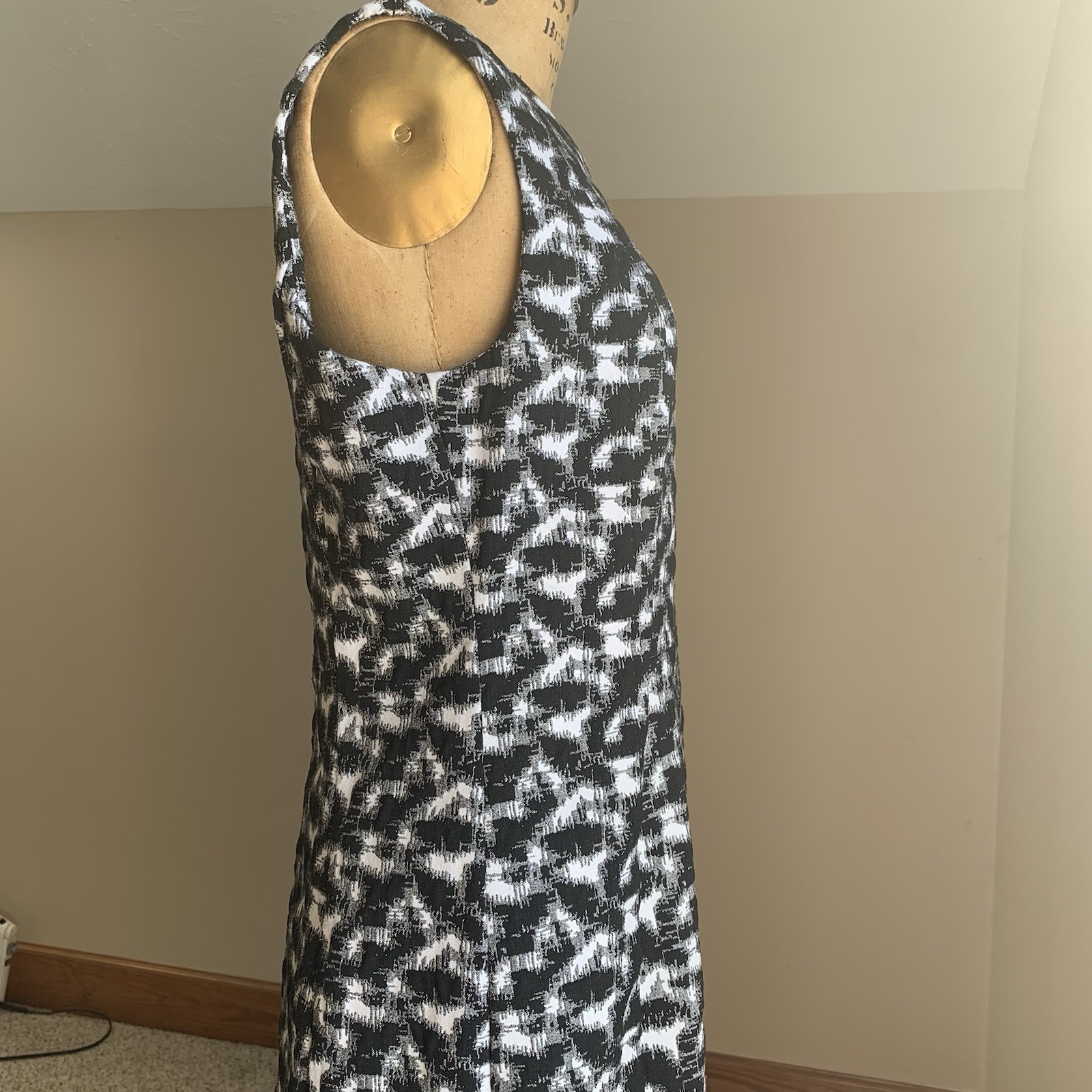Calvin Klein Size 14 Black White Abstract Jacquard Sheath Dress Gold Zipper