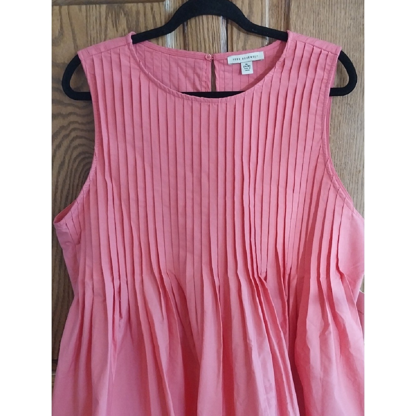 Free Assembly NWT Women’s Sleeveless Pleated Mini Dress Size X-Large Pink Melon