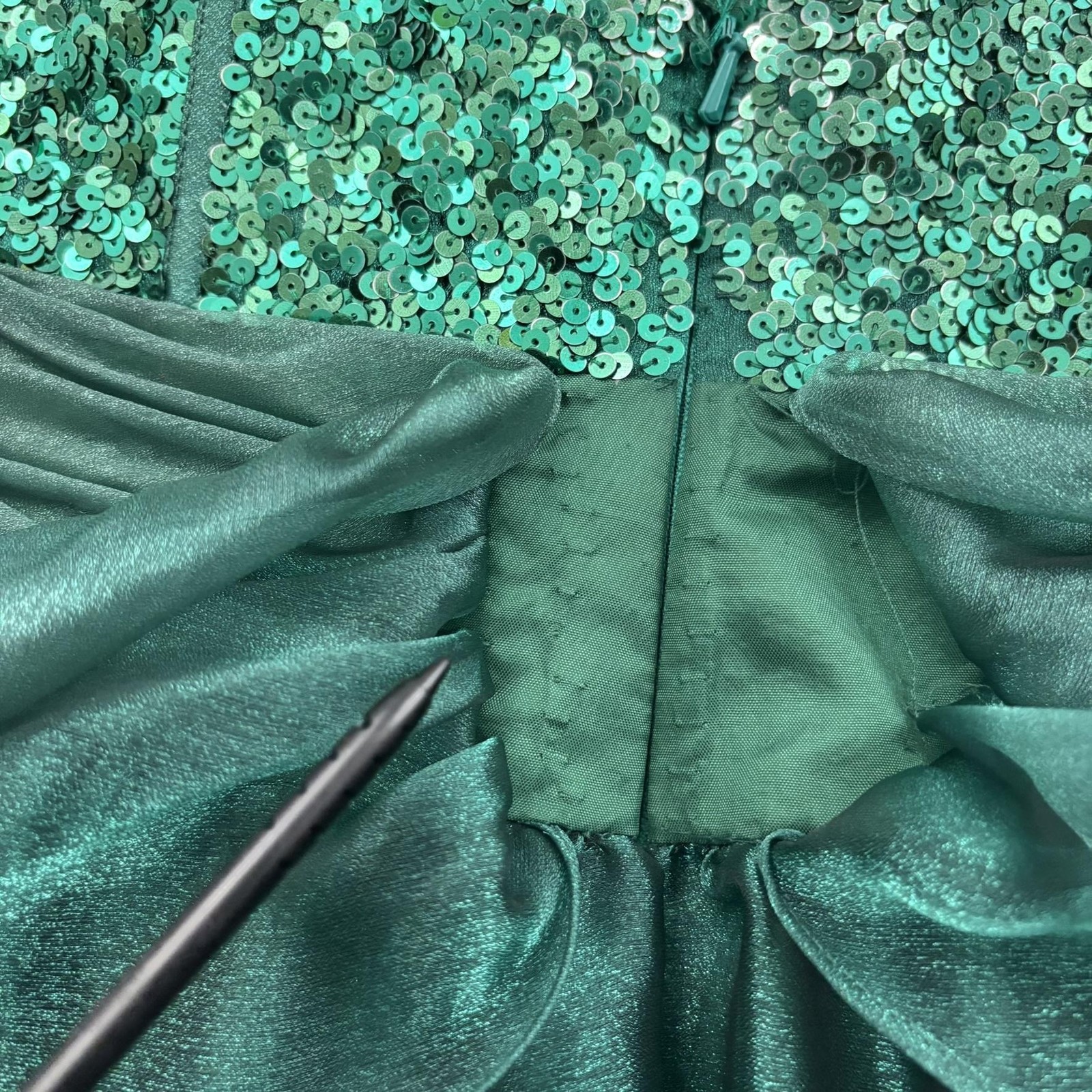 Sherri Hill Dress Womens 2 Emerald Green Sequin Halter Sweetheart Prom Cocktail