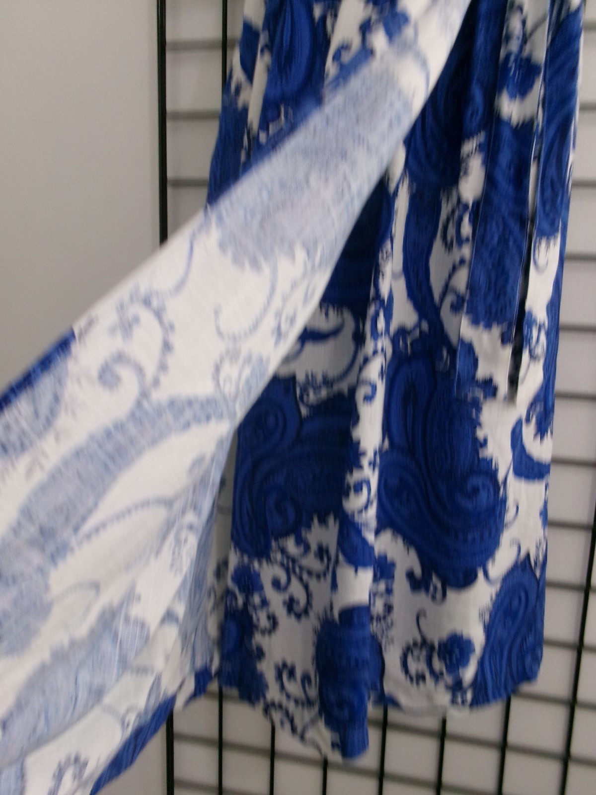 “NEW” WHITE CLOSET 🌸 SMALL==BLUE FLORAL PRINT / LINEN BLEND / WRAP MIDI DRESS