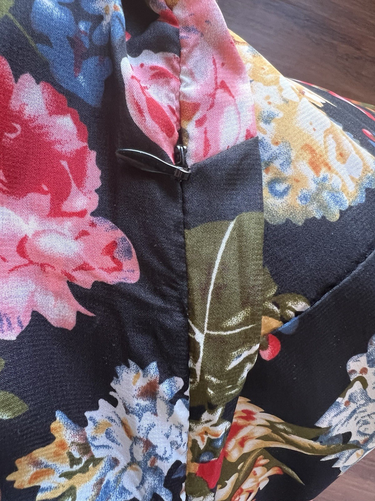 Beautiful Floral Maxi Dress! Size XL Please check measurements