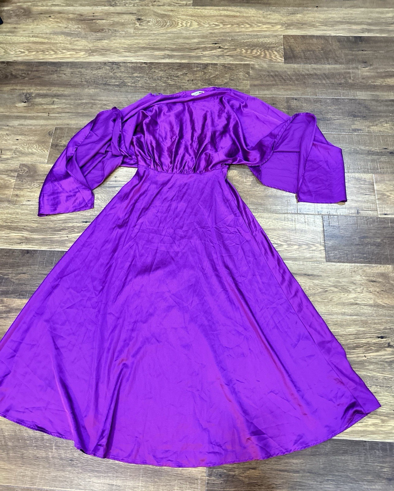 Fashion Nova Purple Satin V-Neck Open Back Draped Kimono Sleeve Midi Dress S