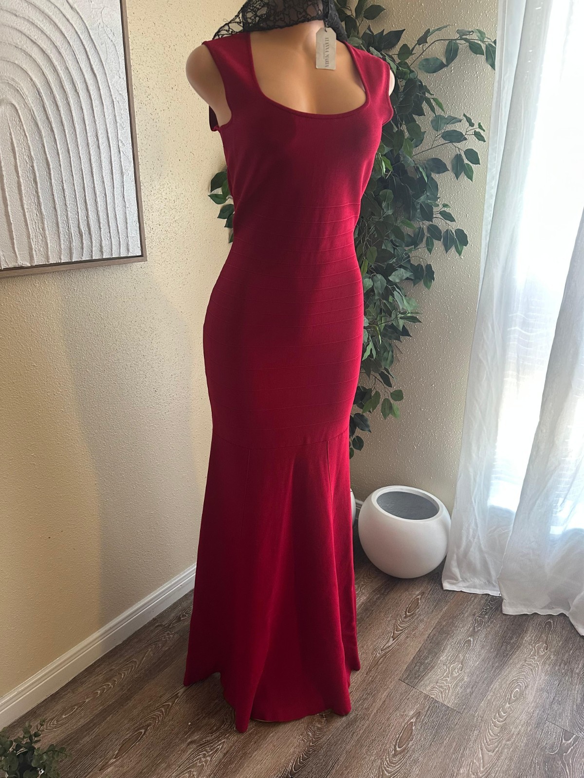 Women’s Red Solid Mermaid Sleeveless Scoop Neck Maxi Dress Long Size M