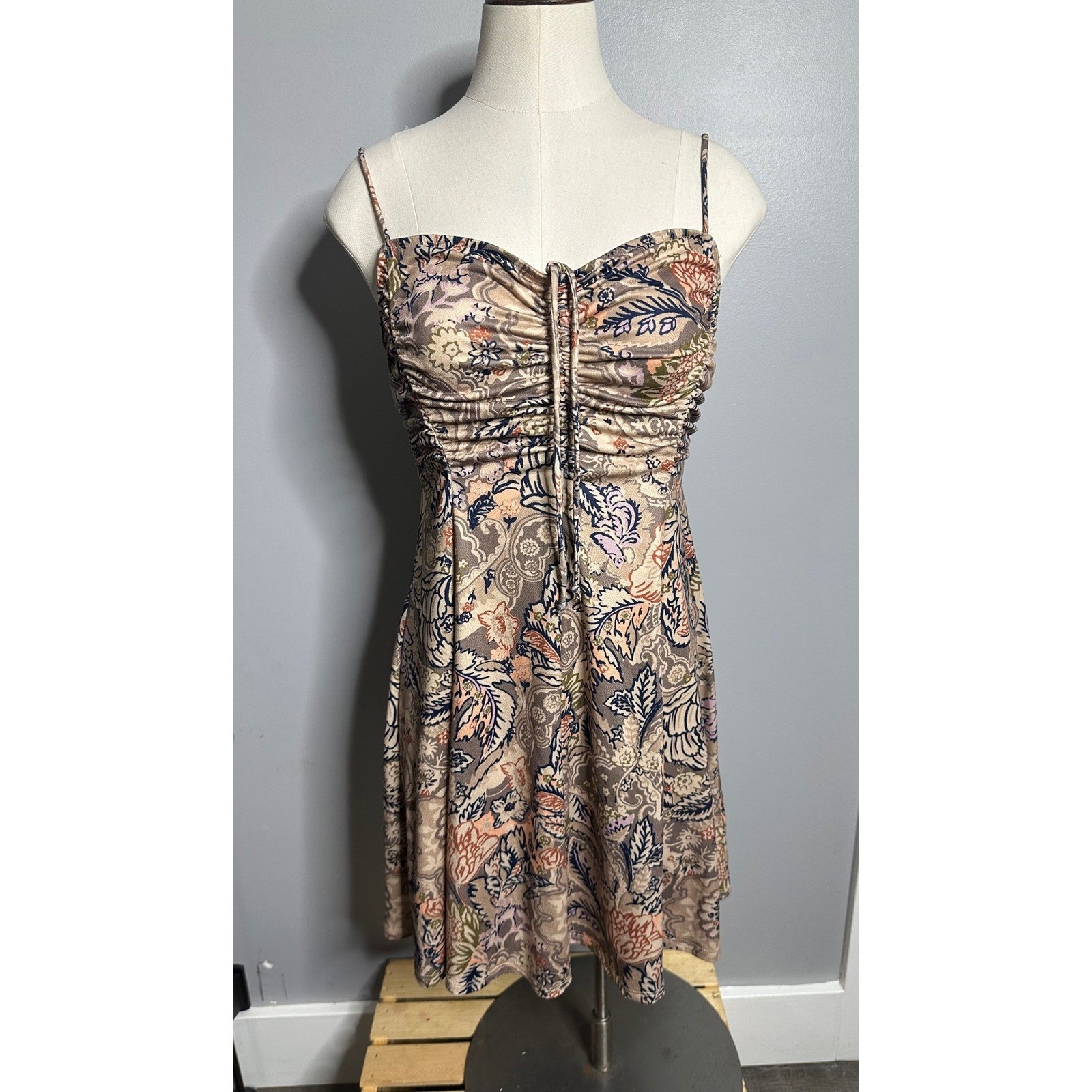 Urban Outfitters Boho Floral Paisley Ruched Dress Tan Navy Sleeveless Summer M