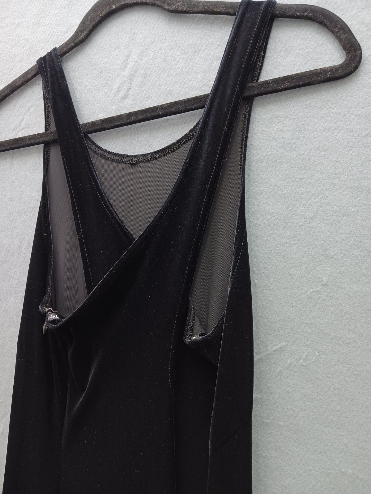 Unknown Women’s Sheath Maxi 10 Black Solid Crossover Straps Stylish Comfortable