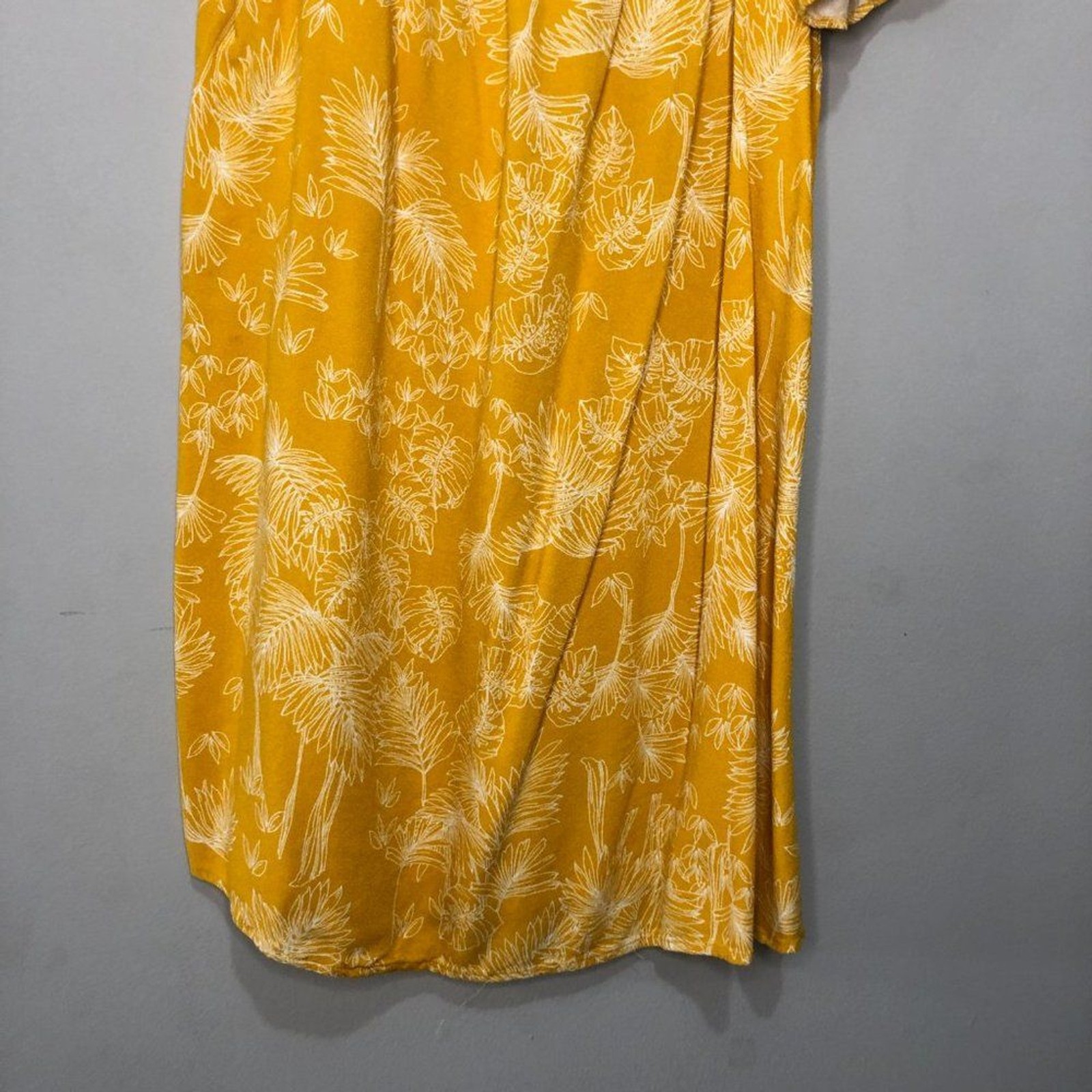 a.n.a Off Shoulder Short Sleeve Shift Dress Mustard Floral Small