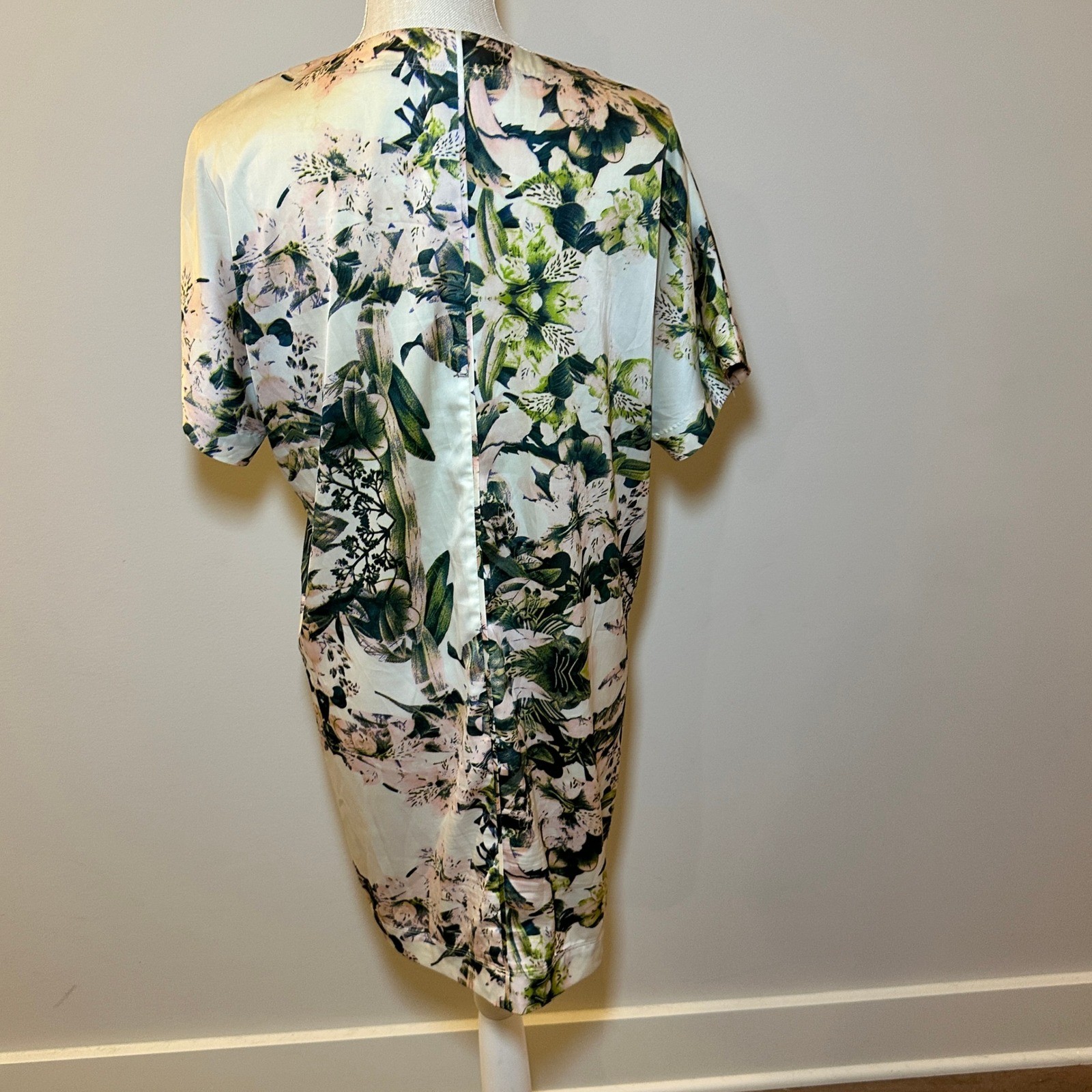 H.One Women Green Cream Floral Cottagecore V-Neck Shift Mini Dress CS