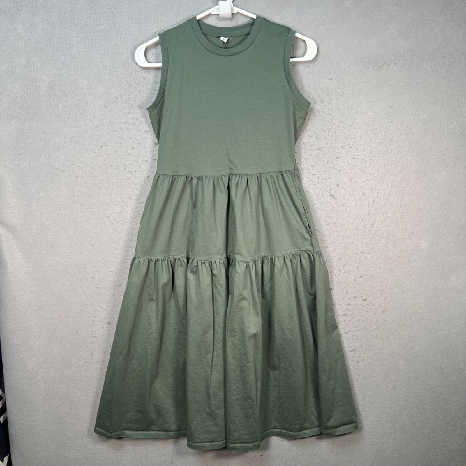 Uniqlo Womens Size Small Sleeveless Green Tiered Midi Dress Cotton Blend