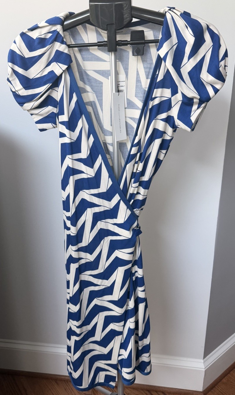 Diane von Furstenberg Blue White Geometric Wrap V-Neck Pockets Dress 8