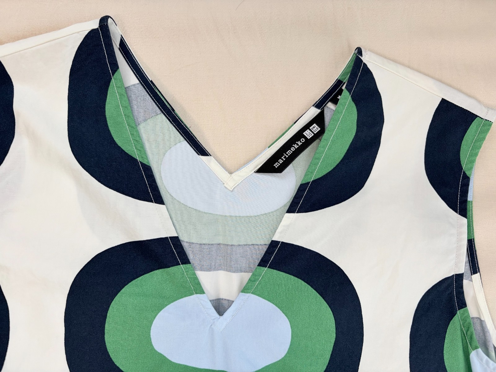 UNIQLO x Marimekko Melooni V-Neck Flared Dress Sleeveless M 466575 Green 2024