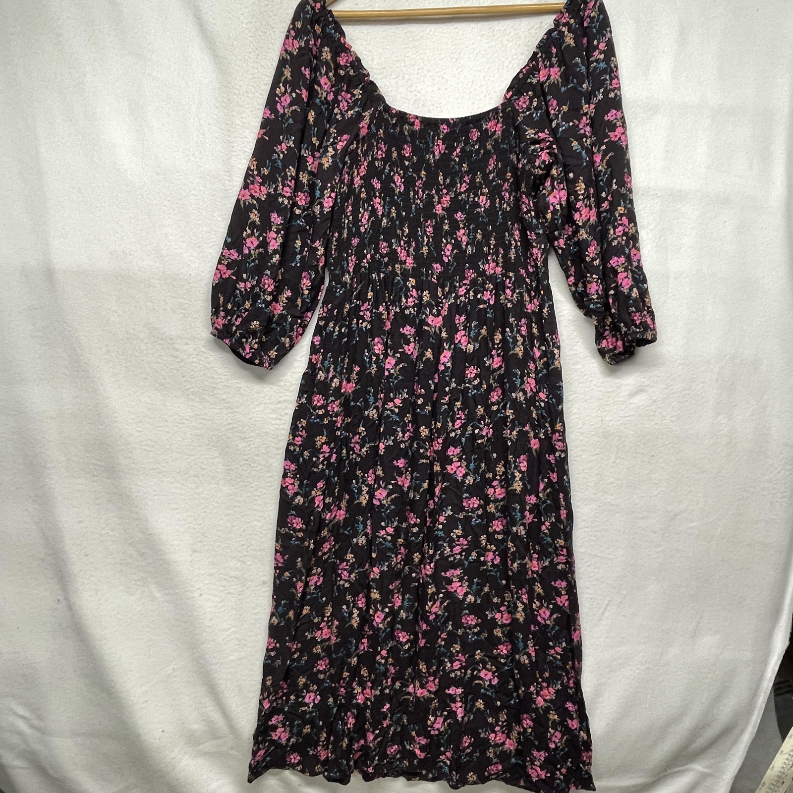 Saltwater Luxe Dress Womens Medium Black Pink Floral Puff Sleeve Midi Boho Rayon