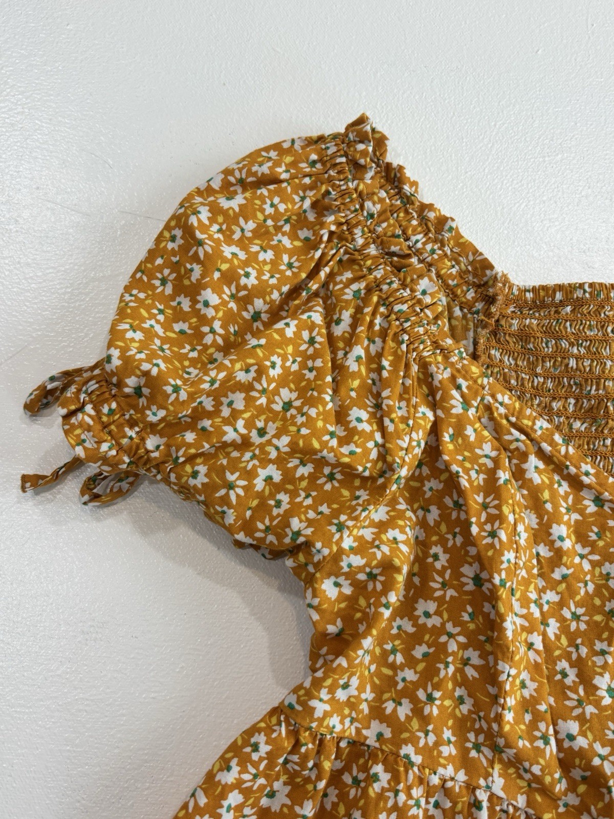 Arizona Jean Co. Women’s M Smocked Floral Dress Yellow Puff Sleeve with Ties