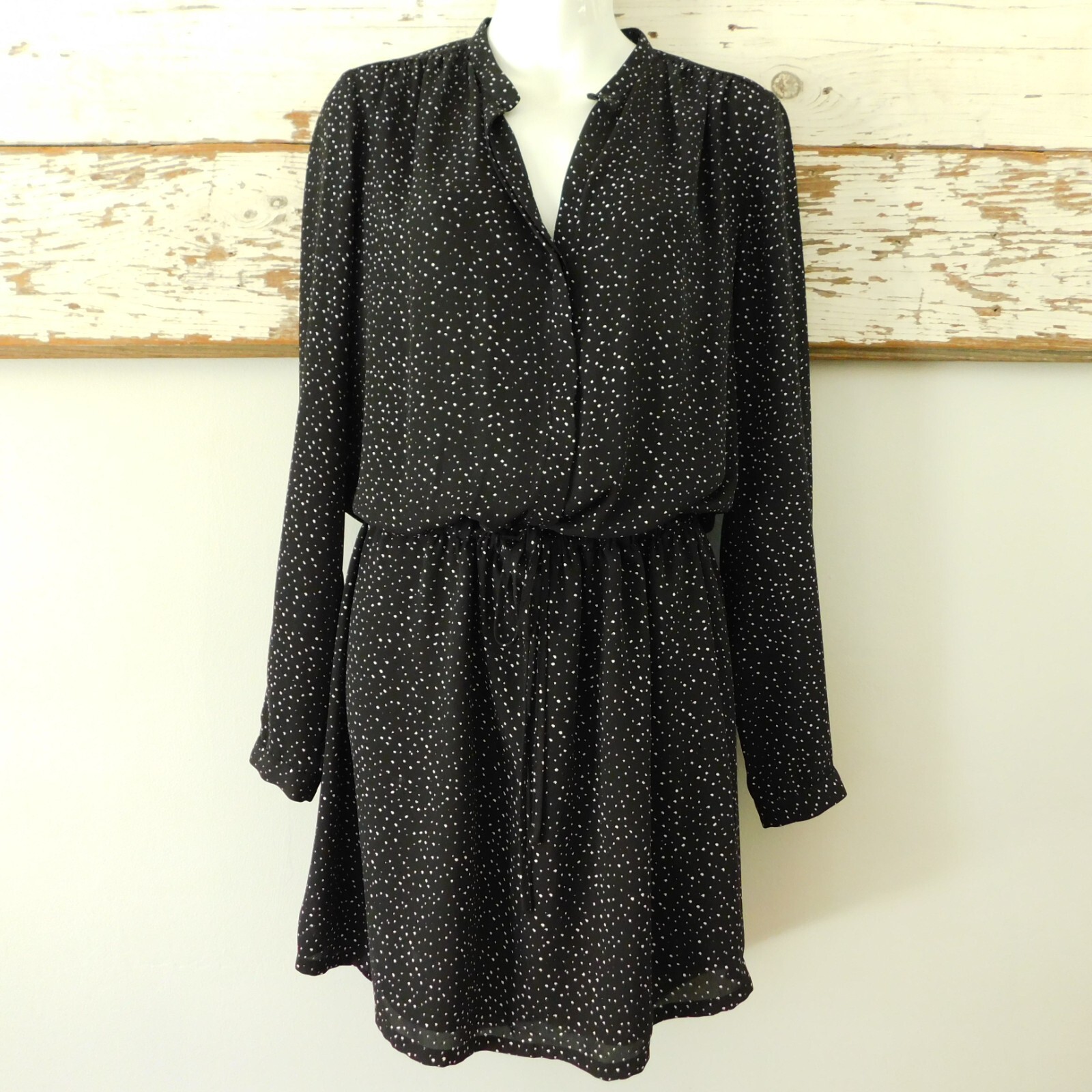 Hilary Radley Dress, Sz Medium Elastic Waist, Tie Black White Dotted Short EUC