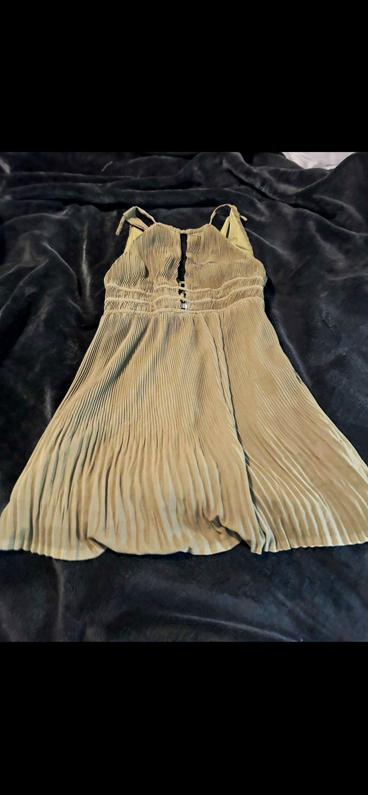 Women’s Beige Solid Pleated Chiffon V-Neck Sleeveless Fit & Flare Mini Dress M