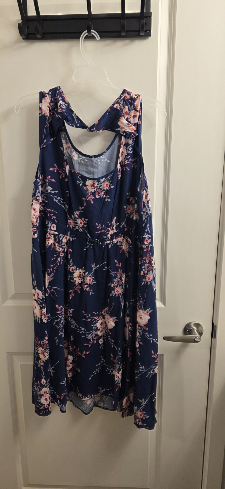 Torrid 1X Blue Floral Dress, Pleated, Waist, Open Back, Soft, Light, Worn 1X