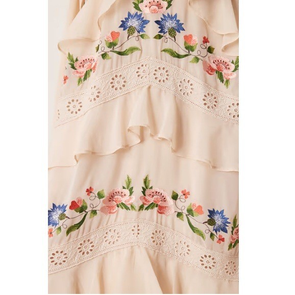 Hope & Ivy Women’s Cream Embroidered V-Neck Tiered Skirt Midi Dress Size 10 NWT