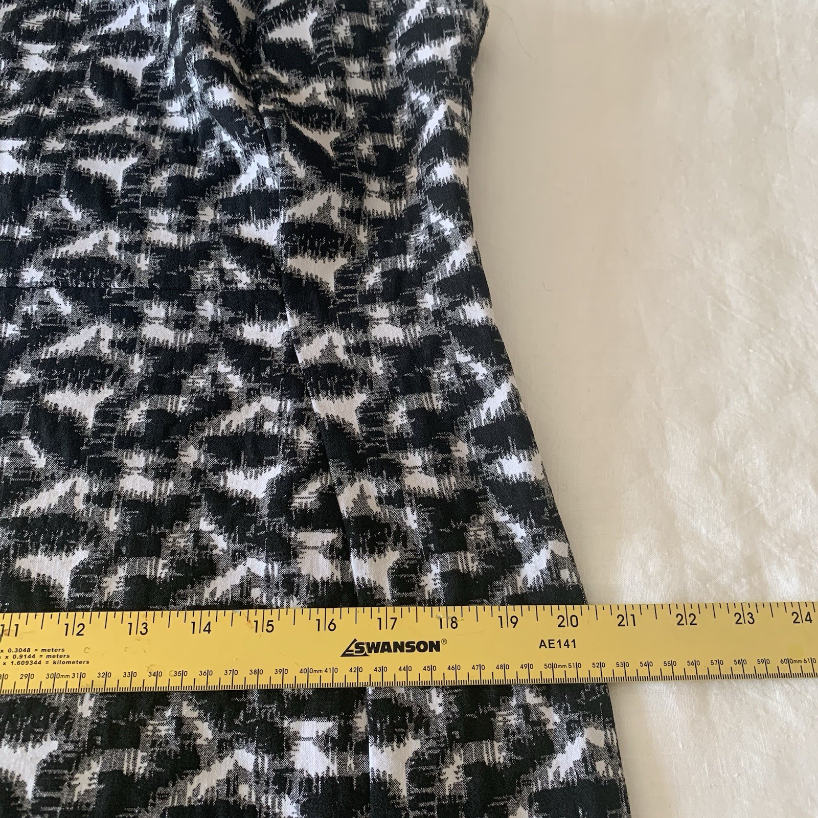 Calvin Klein Size 14 Black White Abstract Jacquard Sheath Dress Gold Zipper
