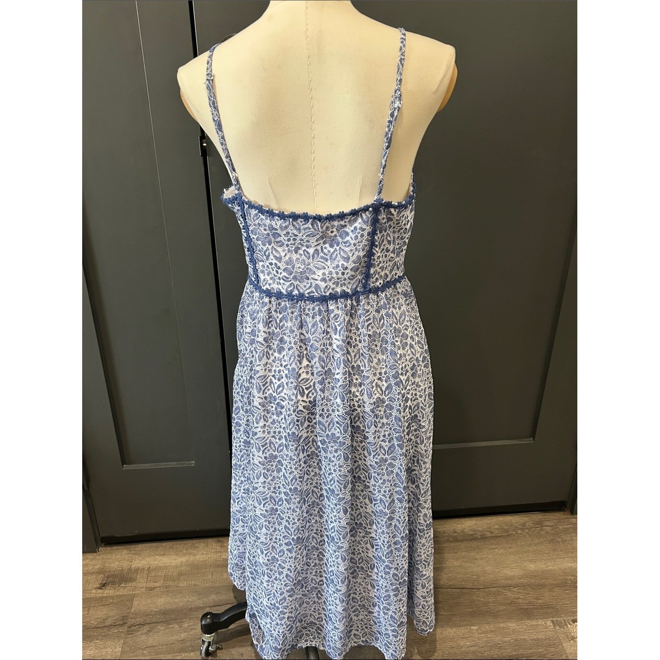 NSR Blue Lace-Trim Floral Midi Dress