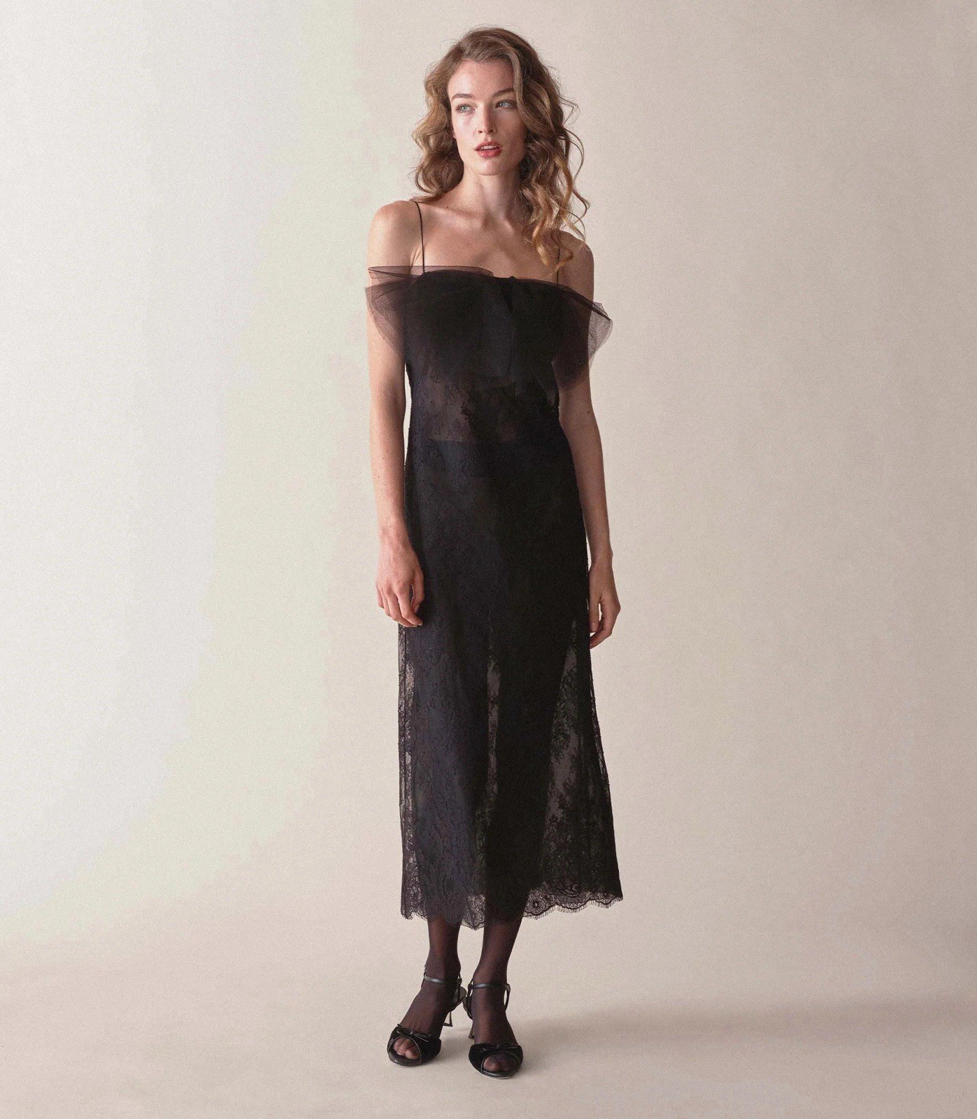 Doen Aurina Black Lace Dress