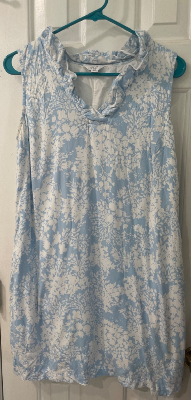 Crown and Ivy Blue and White Dress with Pockets