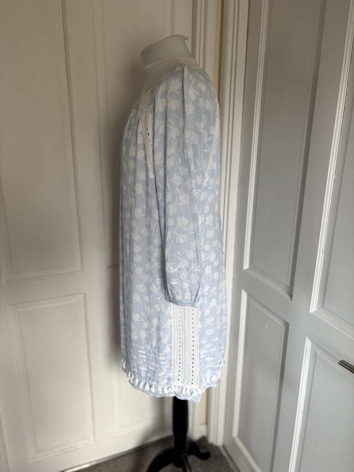 Mint Velvet Ladies Light Blue White Broderie Tassell Trim Summer Dress UK 16