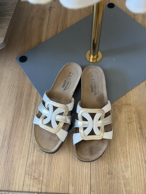 Italian Giorgia & Johns, Ivory, never worn, S- wrap & buttons