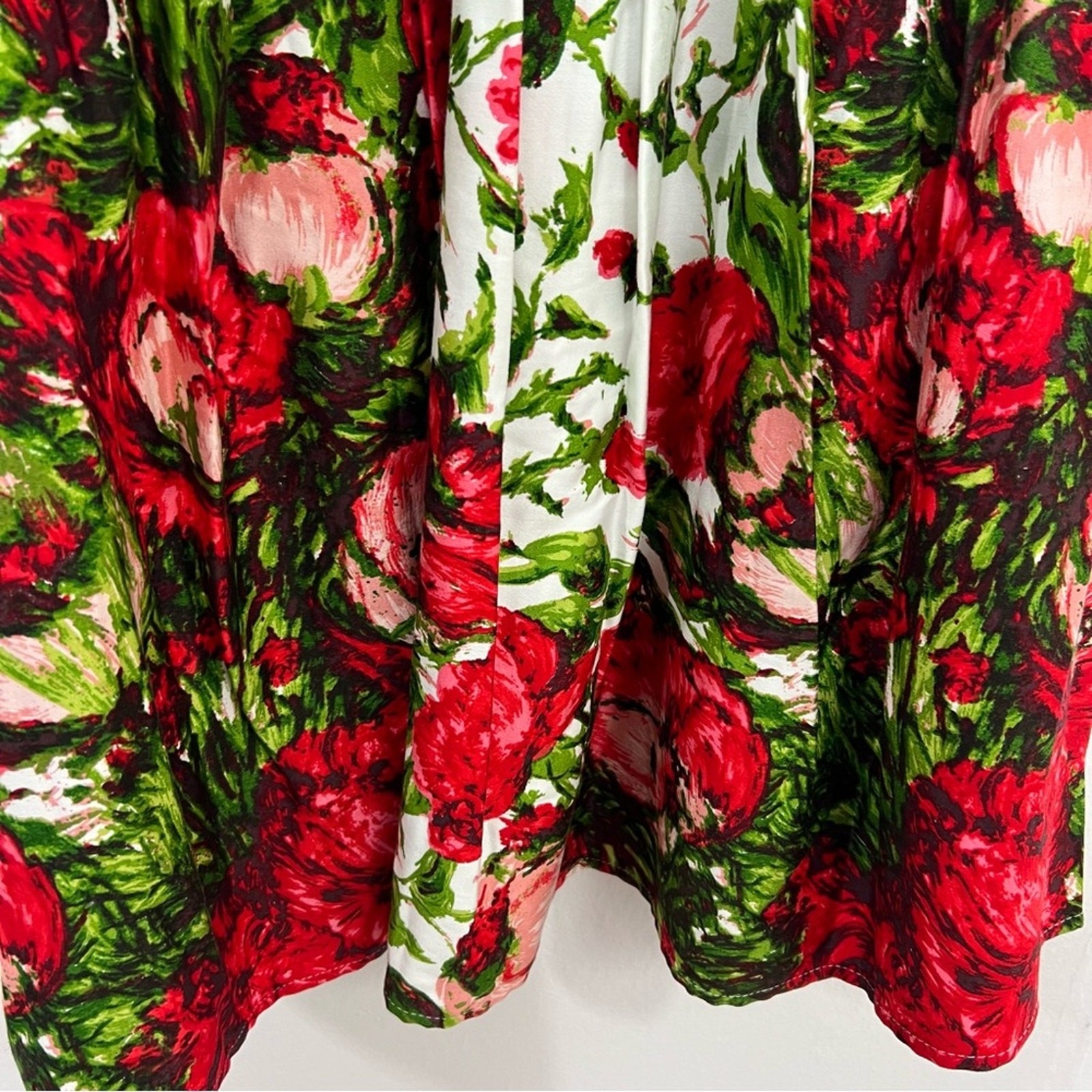 NWT PINUP COUTURE Sadie Poppy Floral White Red A-line Retro Vintage Size XS