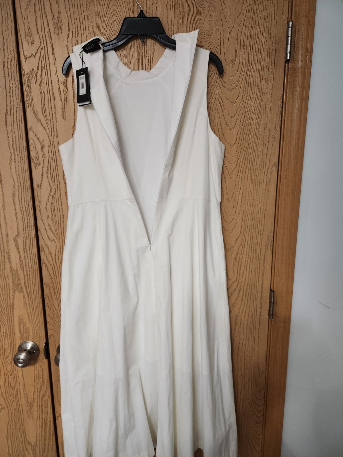 A|X Armani Exchange Size 14 White Solid A-Line V-Neck Sleeveless Midi Dress