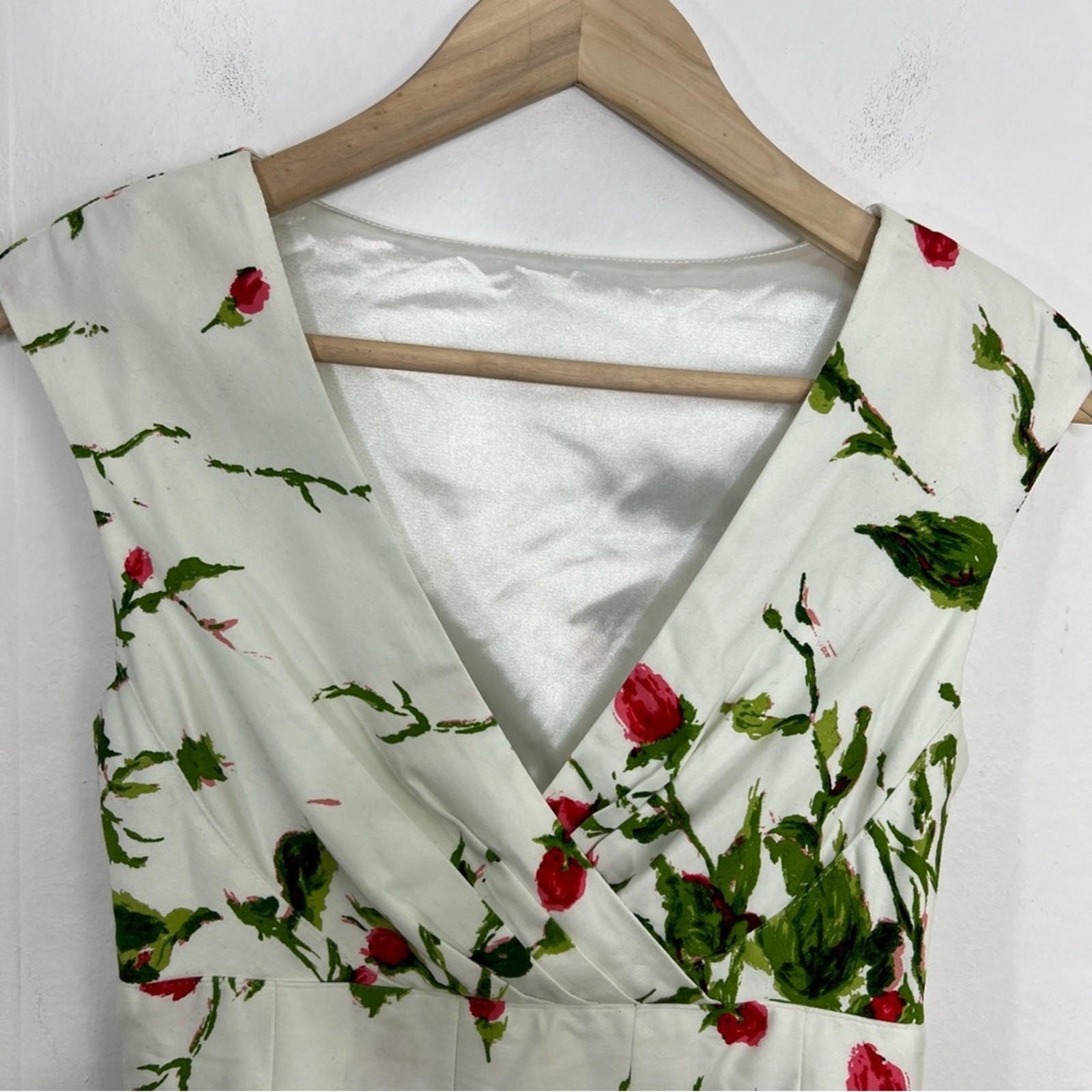 NWT PINUP COUTURE Sadie Poppy Floral White Red A-line Retro Vintage Size XS