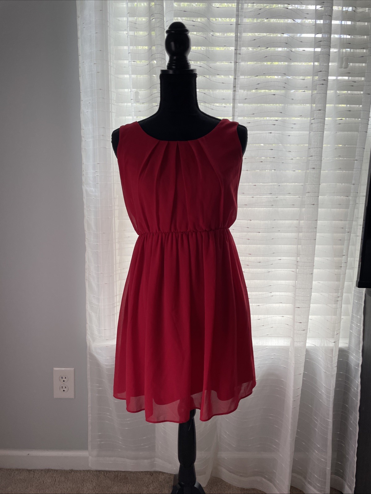 Iz Buyer Women’s Red Coral Short Dress Size Small, Fully Lined
