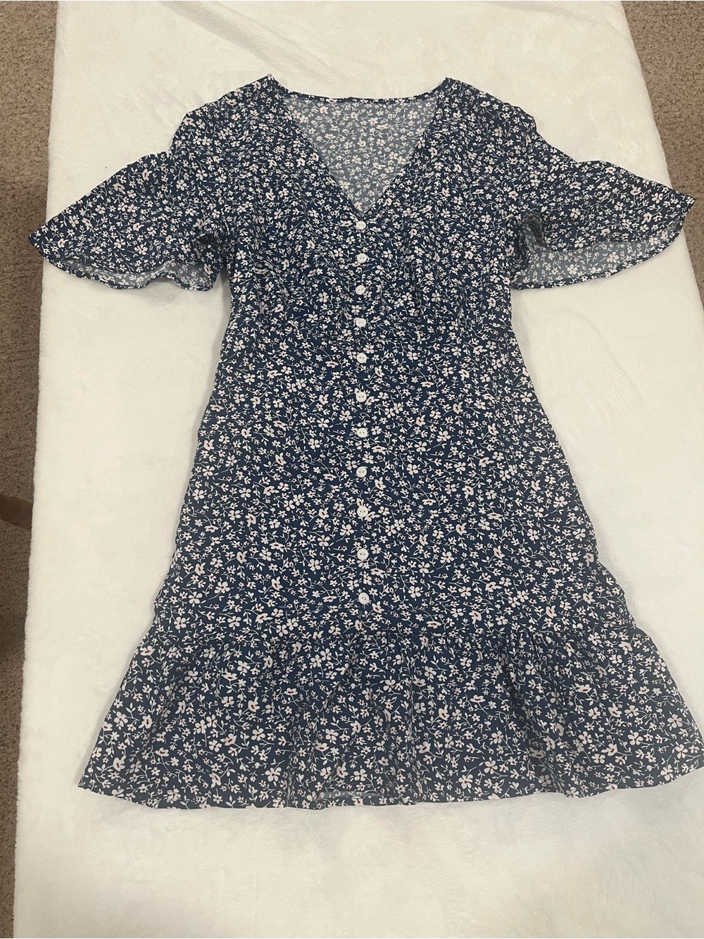 SHEIN Blue Ditsy Floral Button Front Ruffle Hem Dress – Size Small
