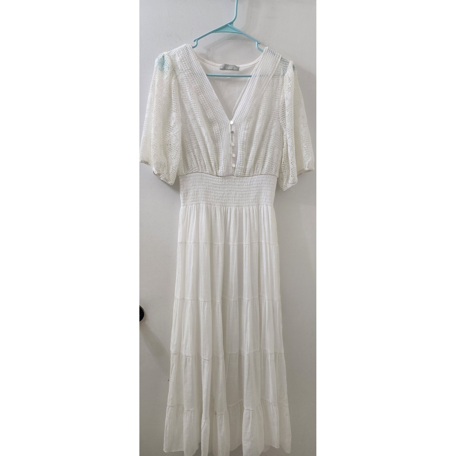 J GEE White Lace Boho Maxi Dress Smocked Waist Tiered Skirt V-Neck Short Sleeve