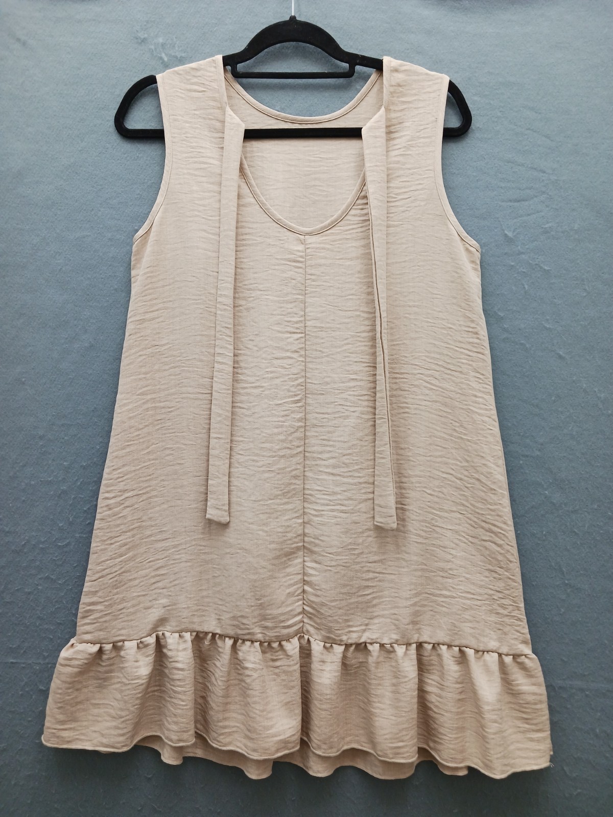 Unknown Women M Dress Beige Polyester Sleeveless Ruffle Hem Pocket Scoop Neck
