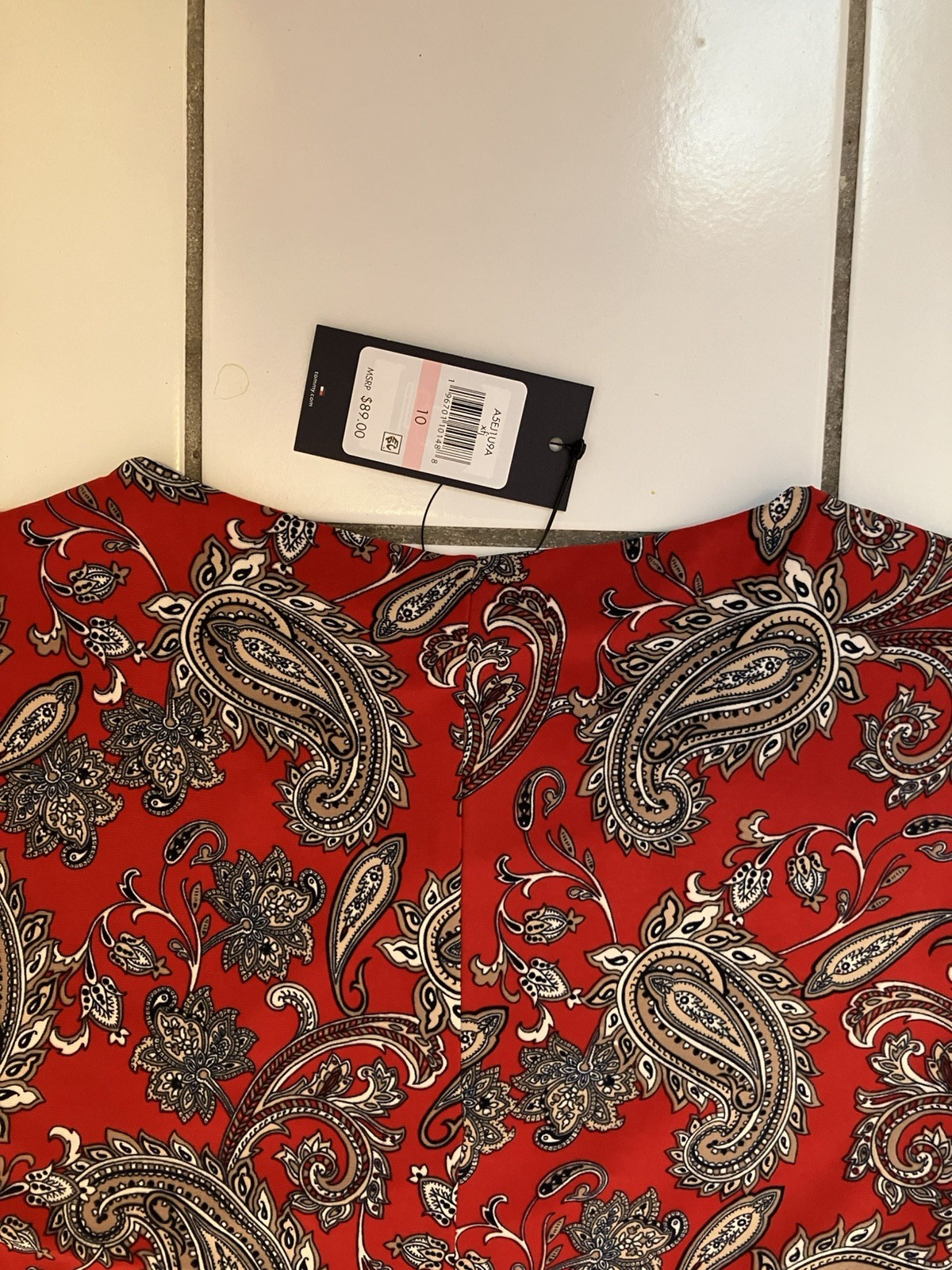 Women’s Tommy Hilfiger Size 10 Red Paisley Print Sleeveless Shift Dress -NWT