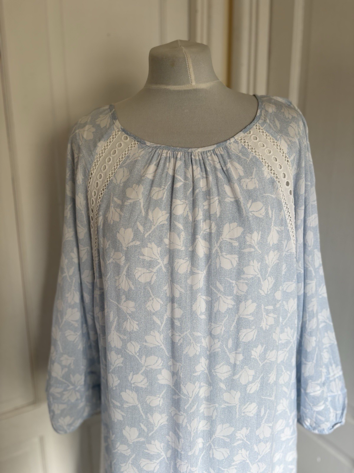Mint Velvet Ladies Light Blue White Broderie Tassell Trim Summer Dress UK 16