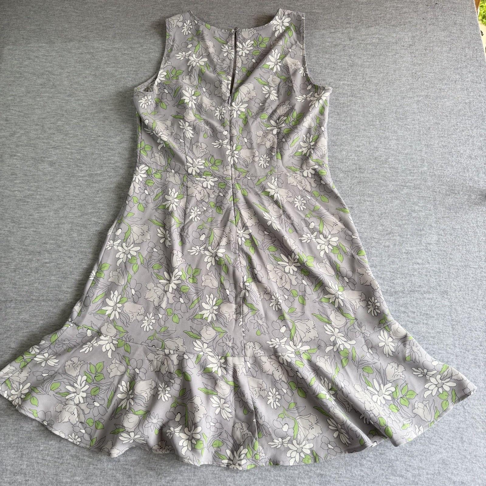 LOFT Outlet Gray/White/Green Floral Fit & Flare Knee Dress Sleeveless 4
