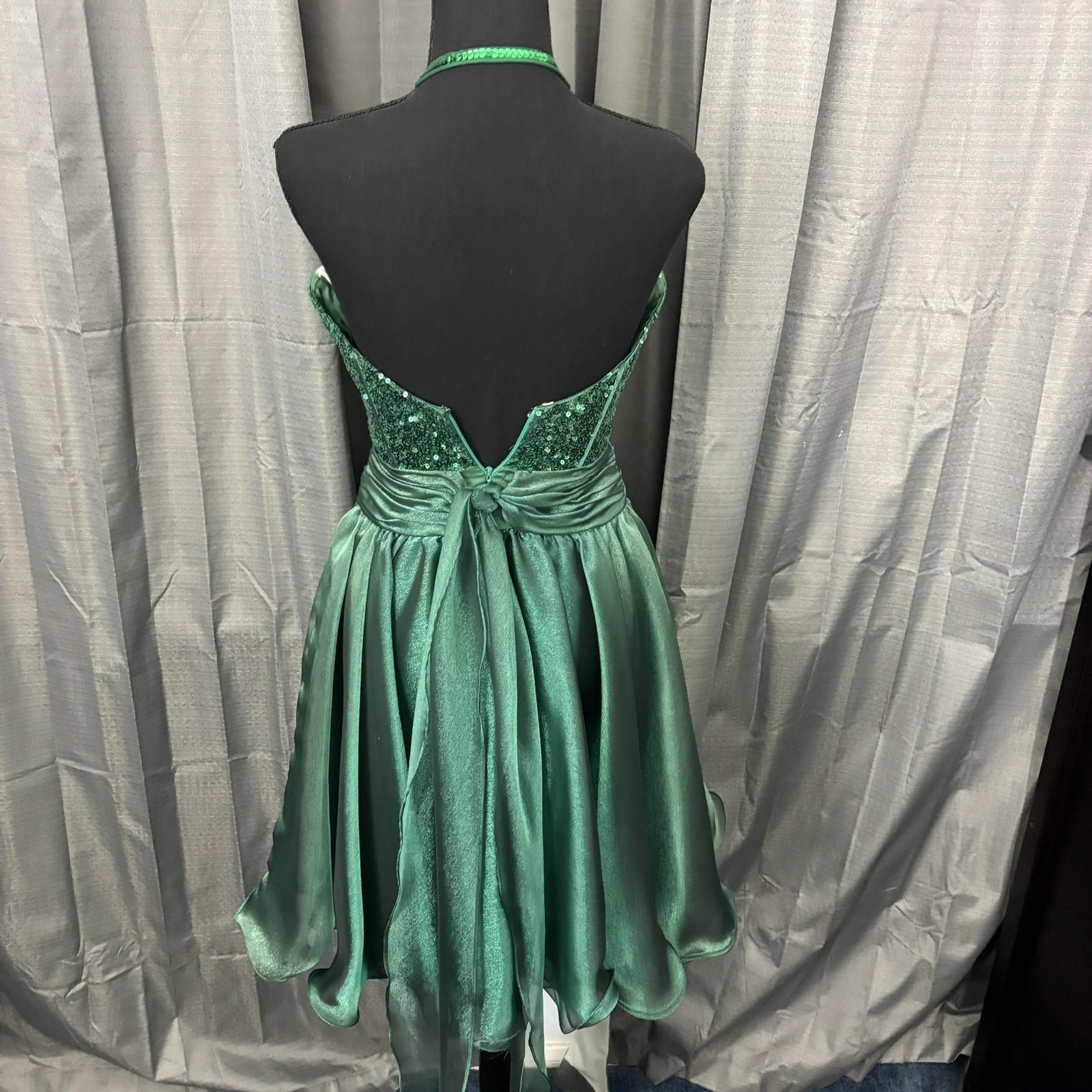 Sherri Hill Dress Womens 2 Emerald Green Sequin Halter Sweetheart Prom Cocktail