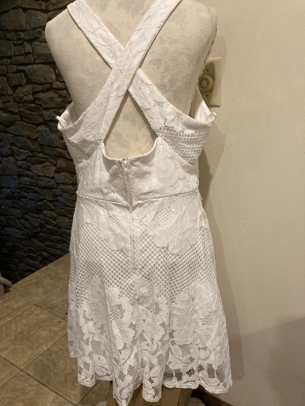City Vibe Sleeveless Lace Dress, Criss-Cross back, Lined Juniors SZ 15 NWT