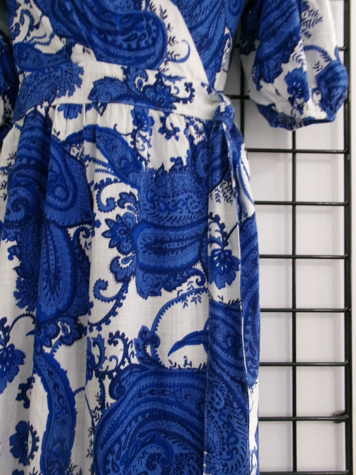 “NEW” WHITE CLOSET 🌸 SMALL==BLUE FLORAL PRINT / LINEN BLEND / WRAP MIDI DRESS