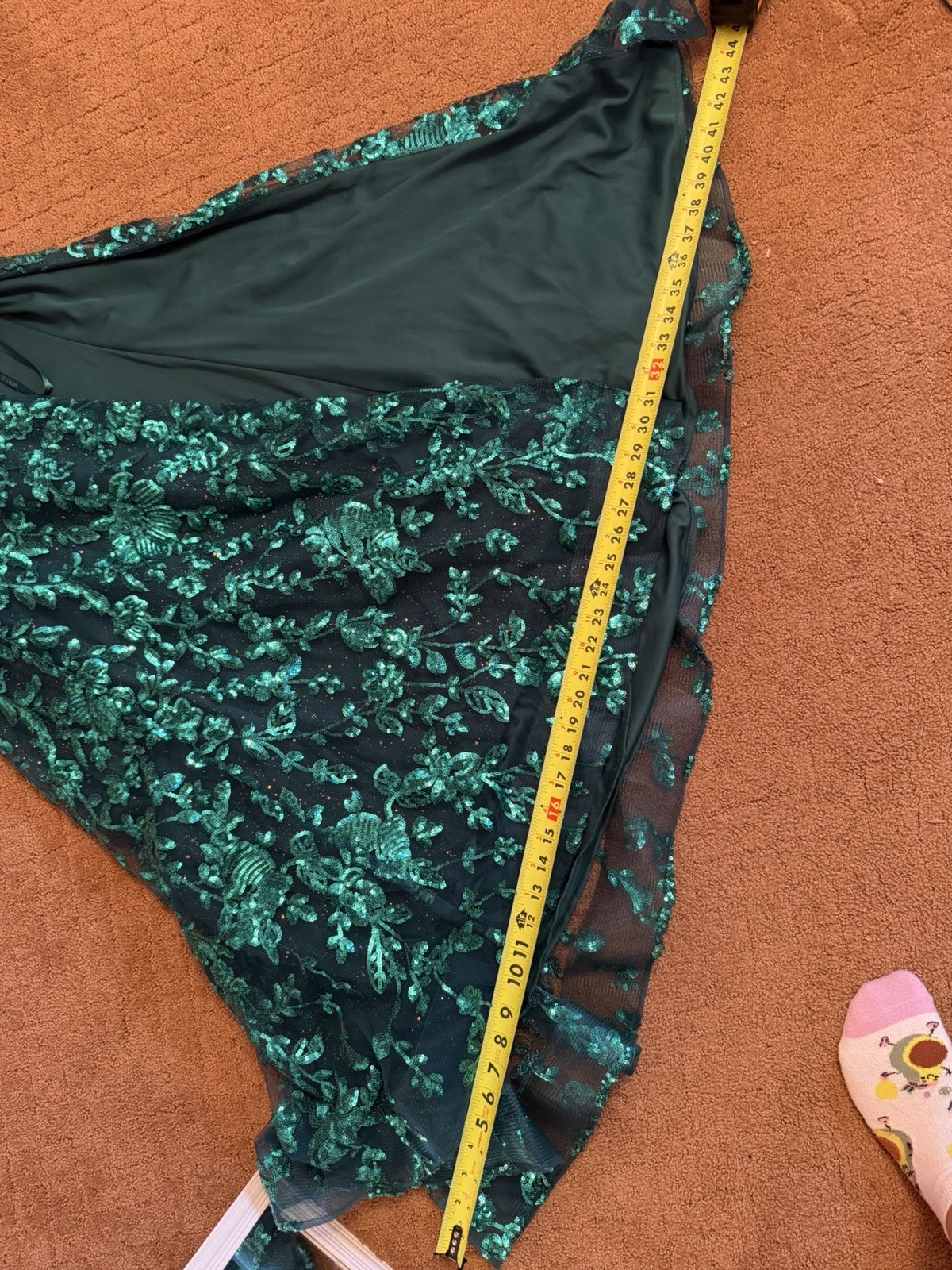 Morilee Green Sequin Open Back Fitted Mermaid Prom Dress Size 8 RETAIL $600