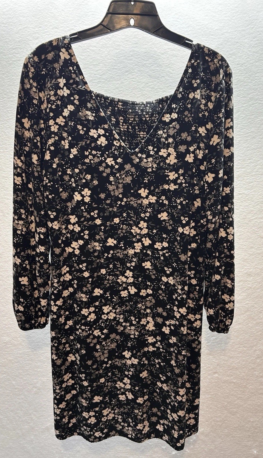 Old Navy Womens XL Floral Smocked Back Knee Length Dress V Neck Black Gray White