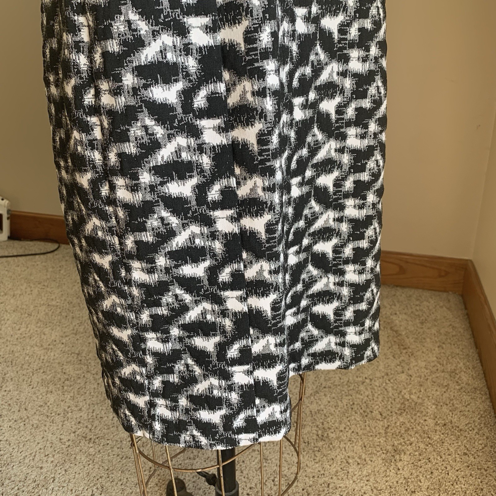Calvin Klein Size 14 Black White Abstract Jacquard Sheath Dress Gold Zipper