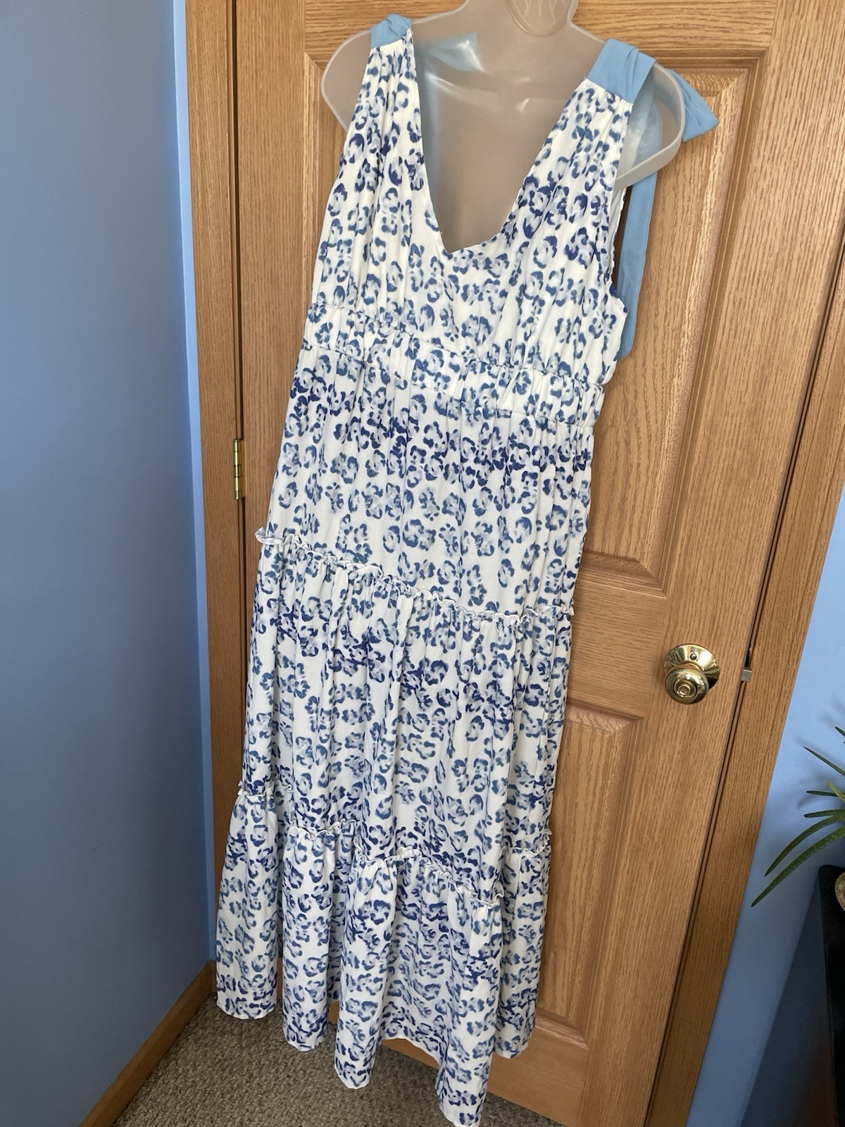 Chouyatou Women Size XL = 16 Boho Dress Blue Floral Print Tie Knot Strap V Neck