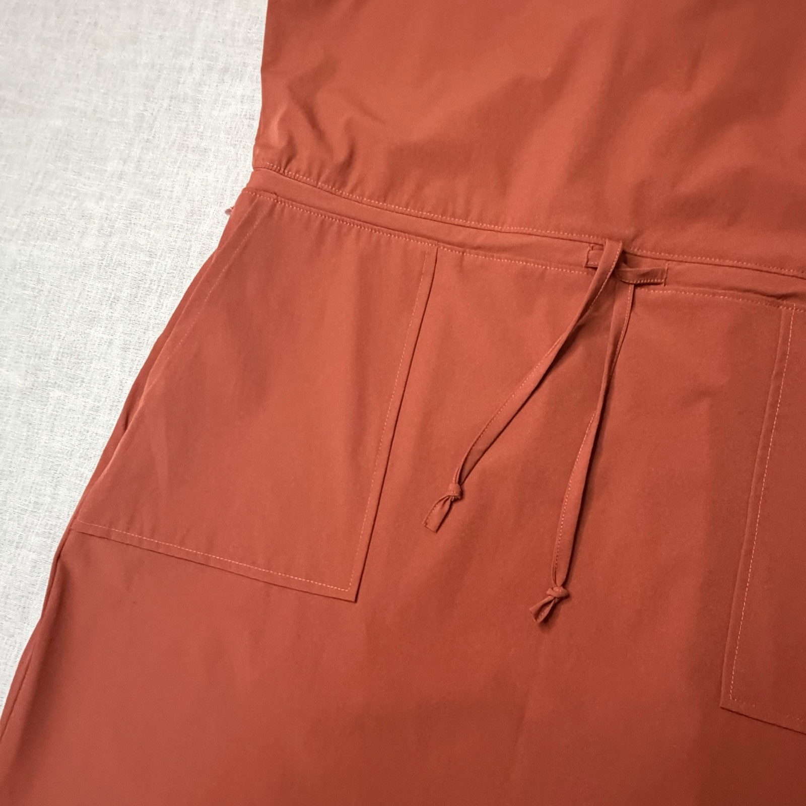 Mountain Khakis Rambler Dress Large Classic Fit Rust Hiking Outdoor Pockets NWT