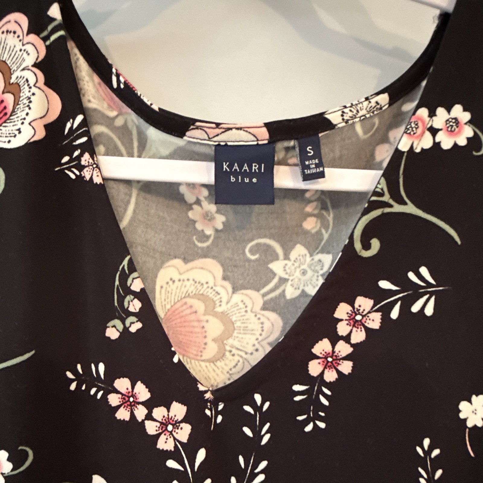 Kaari Blue Women’s Shift Dress S V-Neck 3/4 Sleeve Floral Black Short