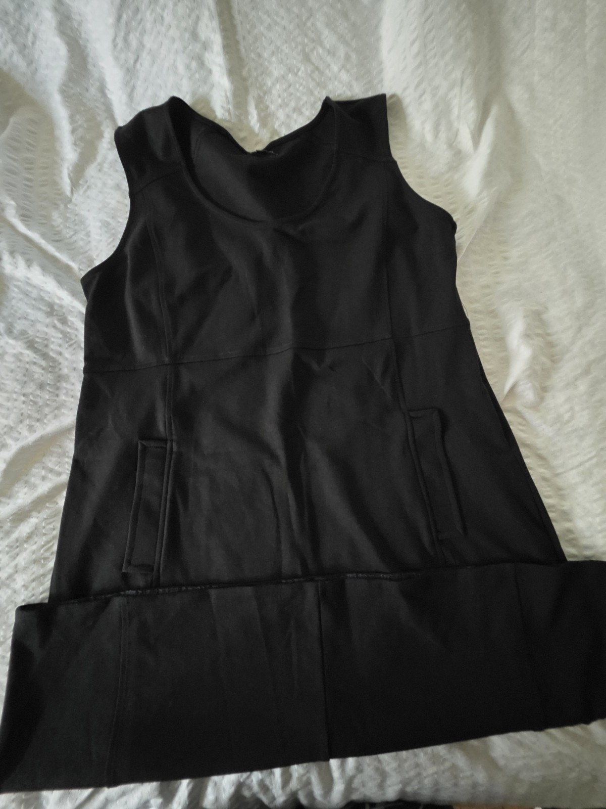 Gap Women’s Sleeveless Knit Dress, Front Pockets Side Zipper, 42in Bust, A-line.