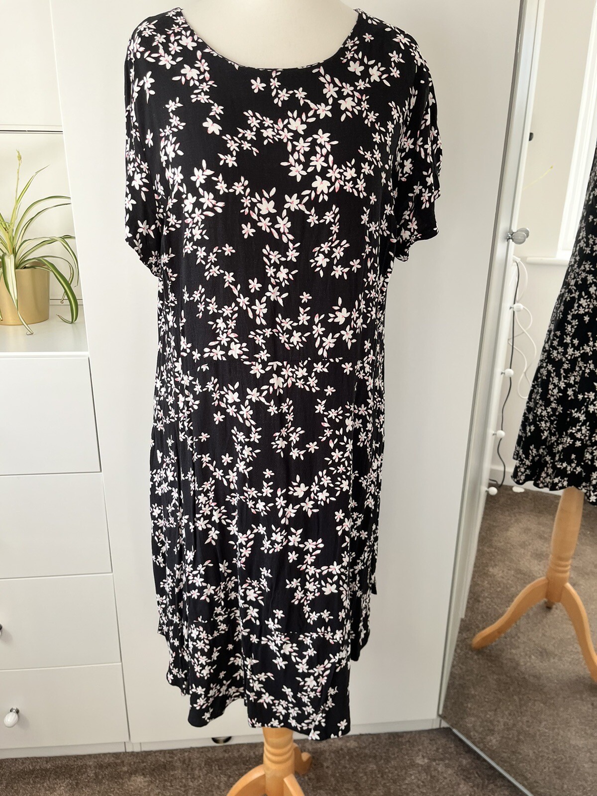 George Size 18 Floral Dress Short Sleeve Non Stretch Black Pink Print A Line