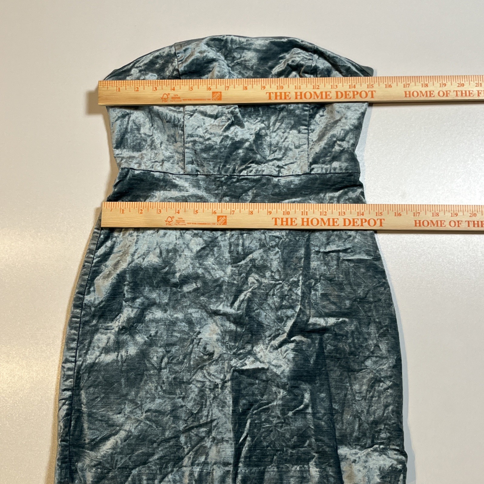 Urban Outfitters Velvet Strapless Dress Size 8 Green Soft Stretchy Bodycon Mini