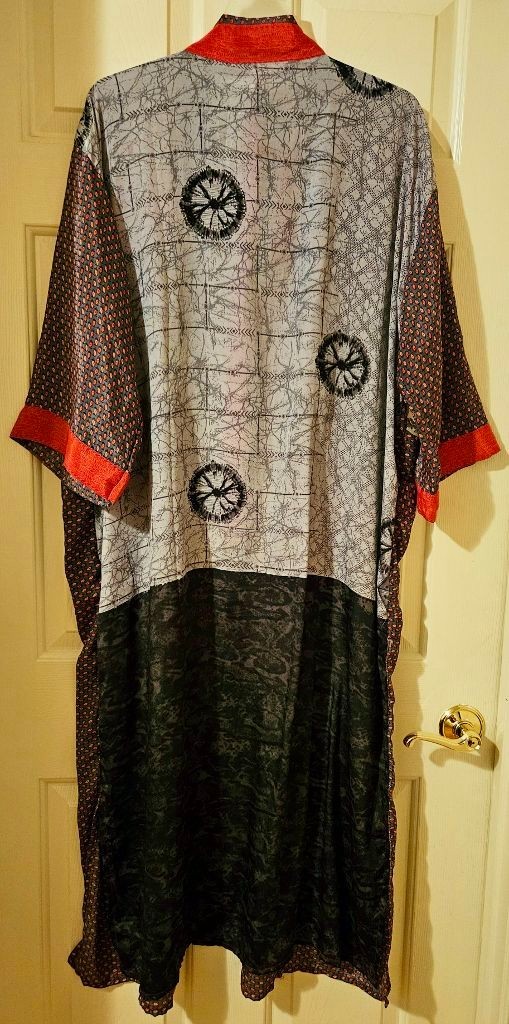 Silk Kimono Robe~ Women’s One Size~ Kimono w/Tie ~Floral ~ Red, Gray, Brown~NEW